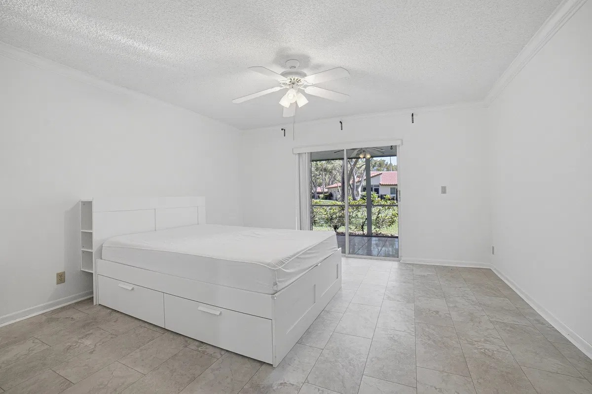 Residence photo 16