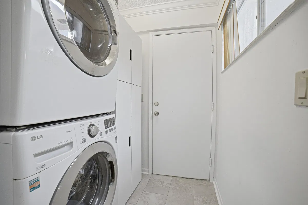 Residence photo 22