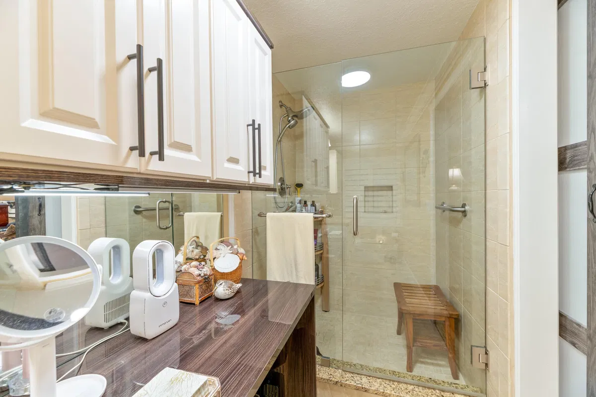 Residence photo 25