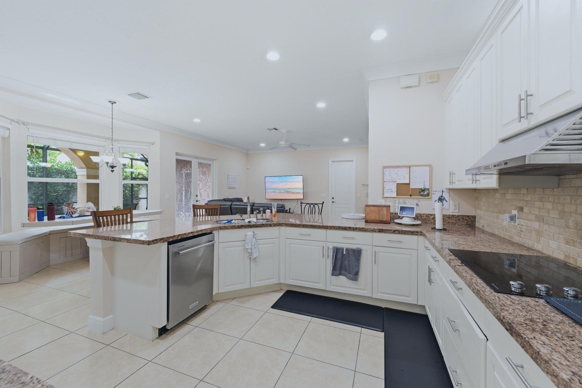 Residence photo 16