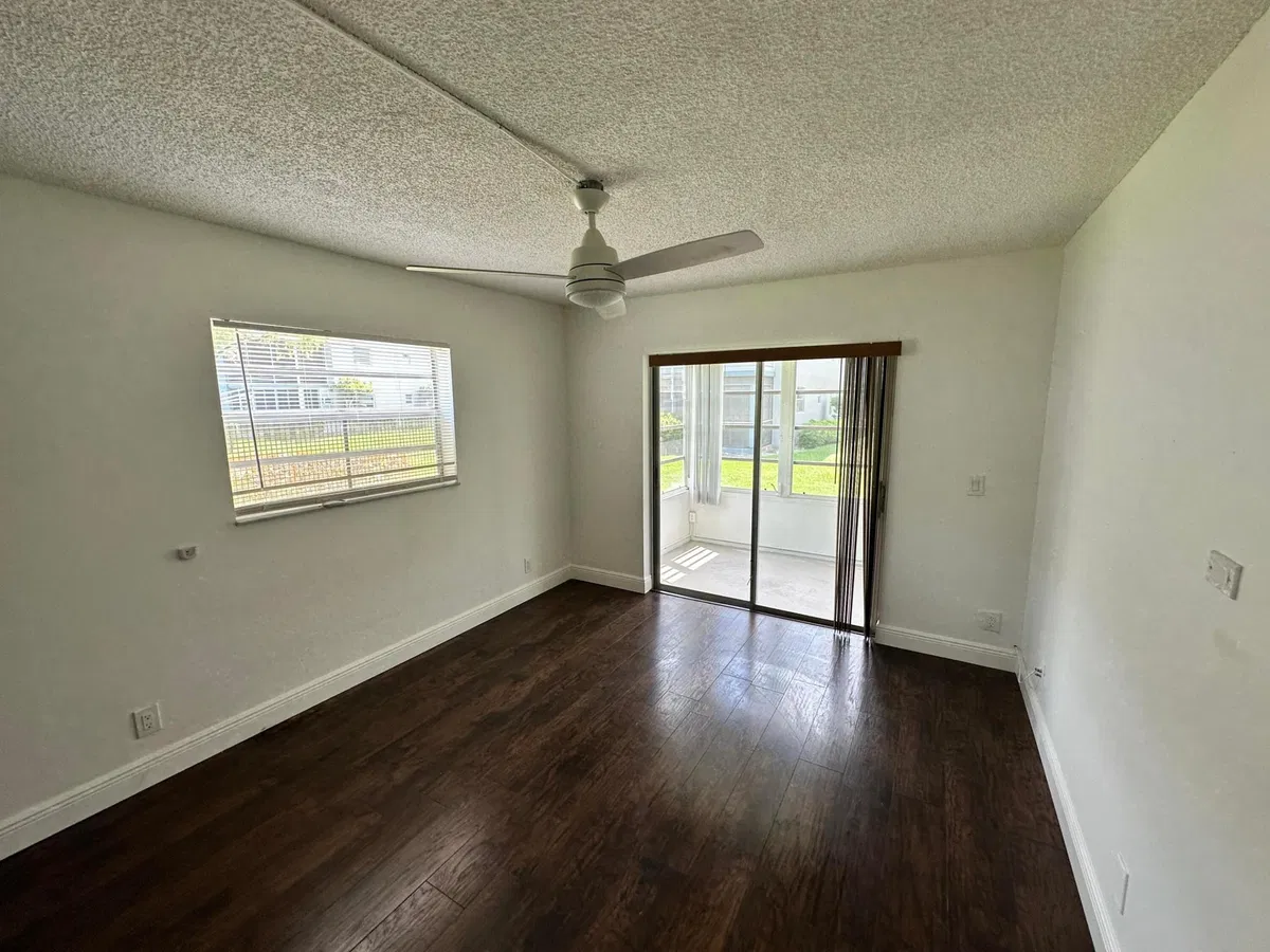Residence photo 16