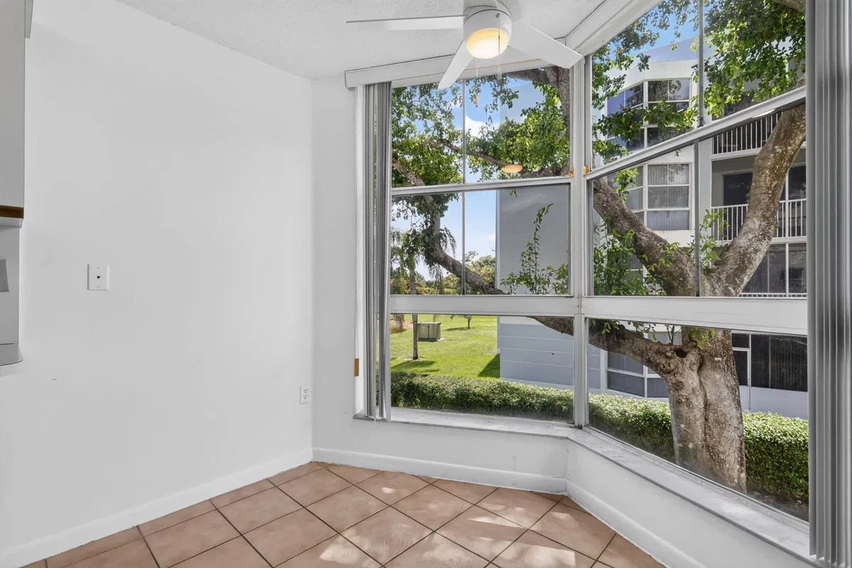 Unit 205 photo 7