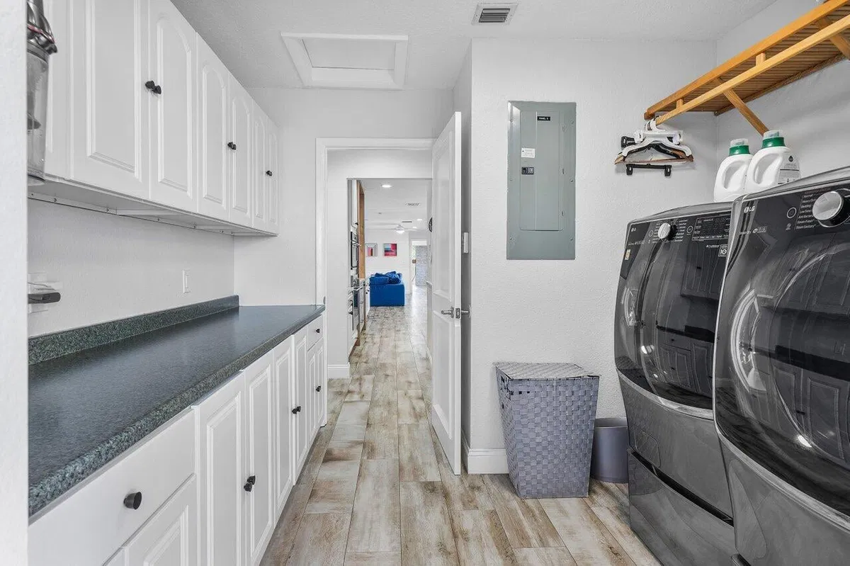 Residence photo 31