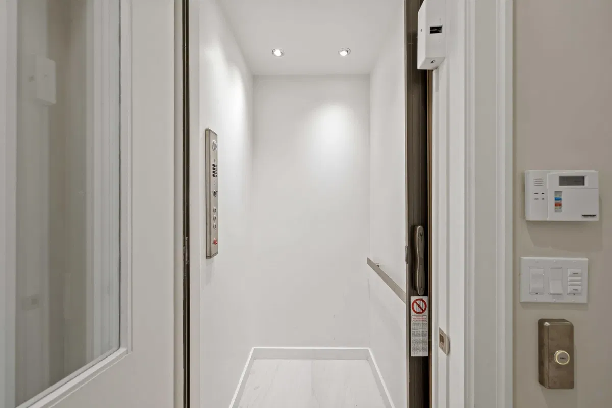 Residence photo 25