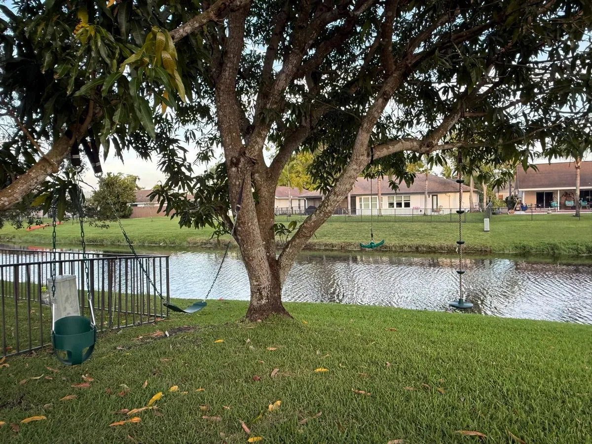 Residence photo 52
