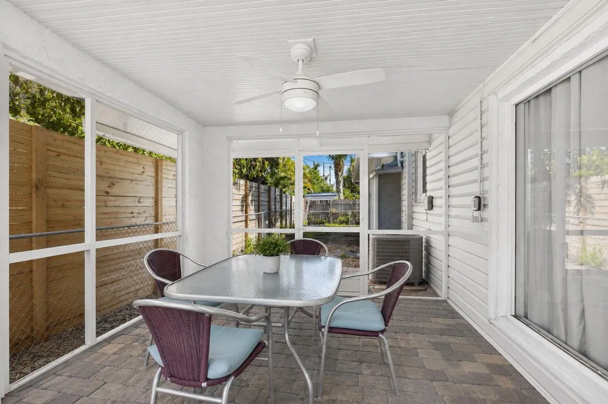Residence photo 28