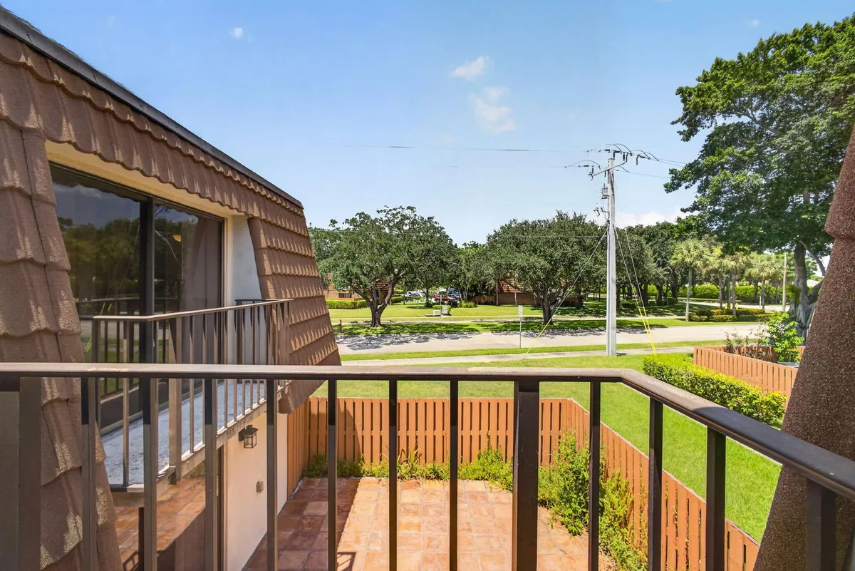 Residence photo 10