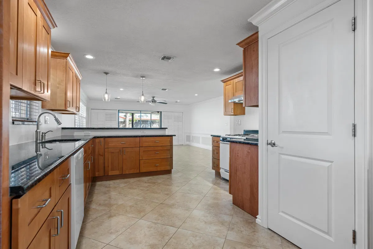  Residence photo 7