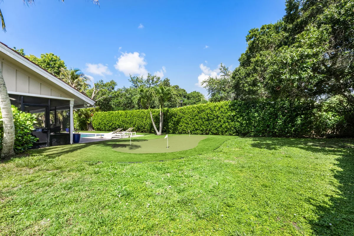 Residence photo 25