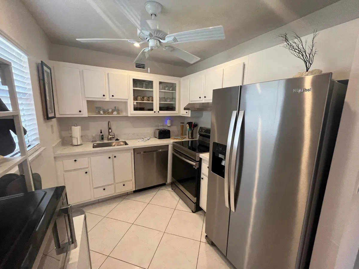 Unit 132 photo 4