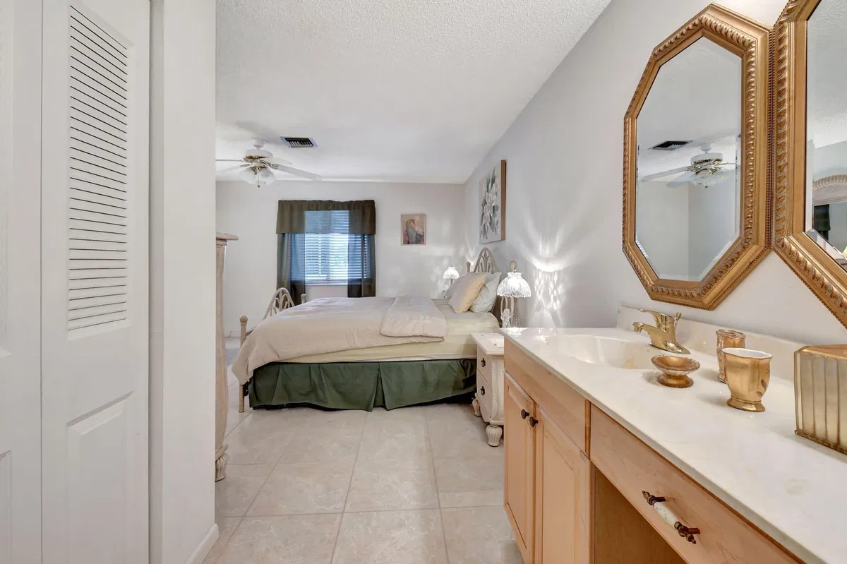 Unit 202 photo 19