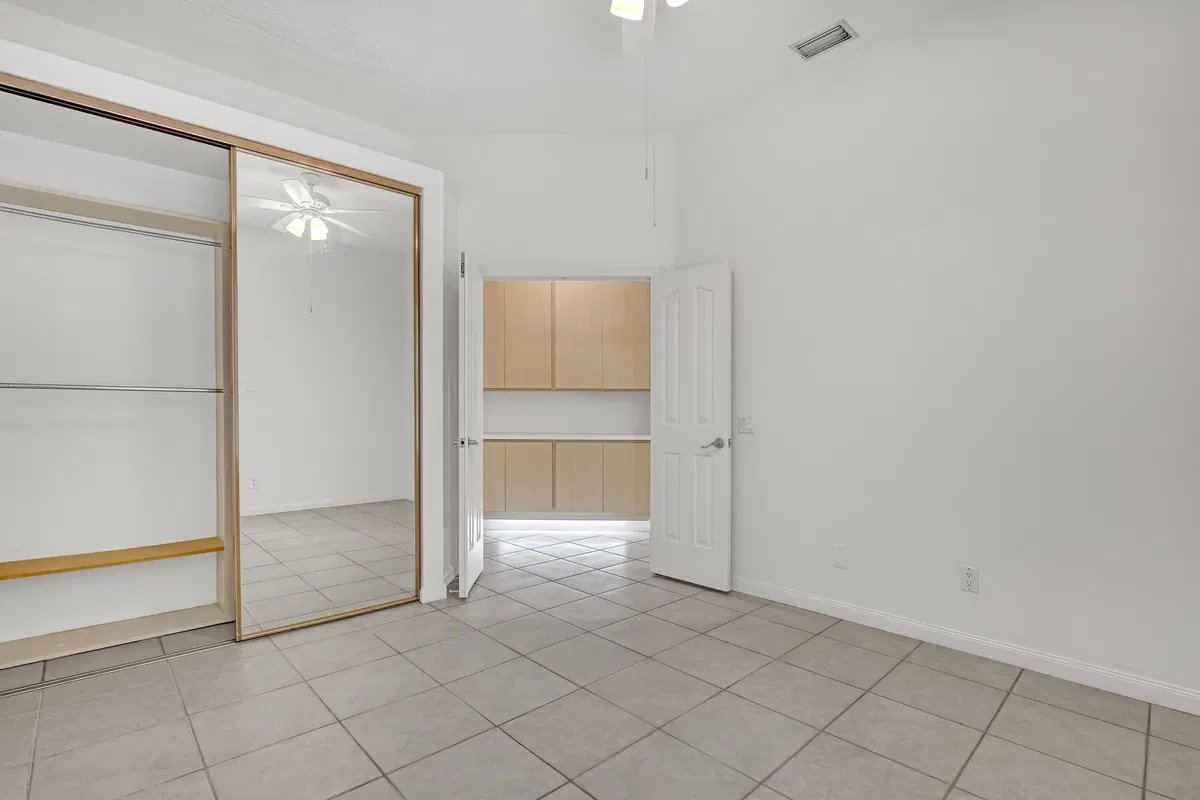Residence photo 28