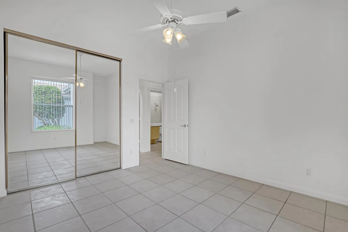 Residence photo 31