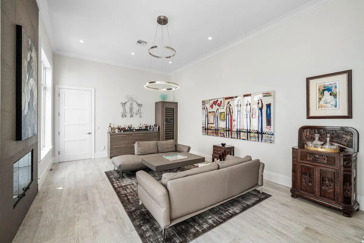 Residence photo 10