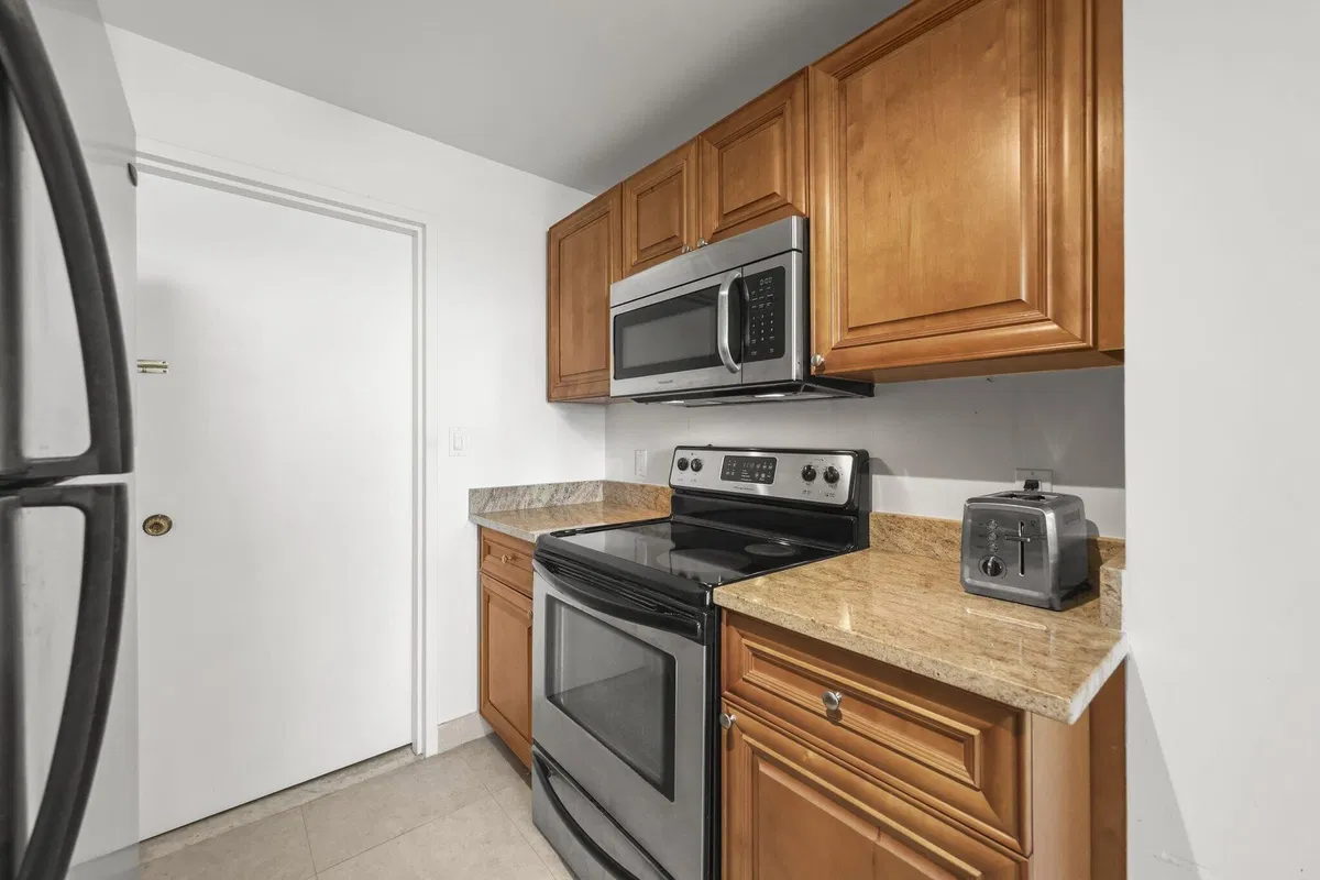 South Palm Beach Unit 302 photo 10
