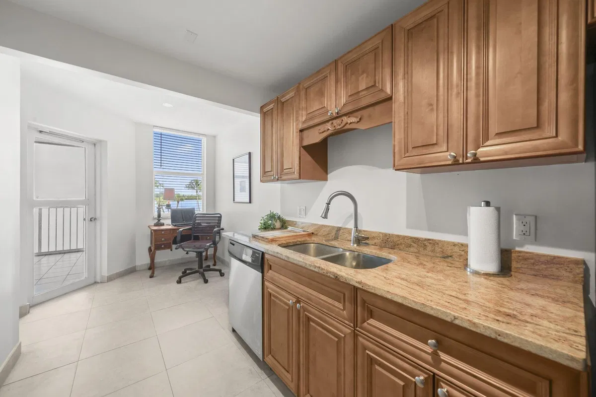 South Palm Beach Unit 302 photo 19