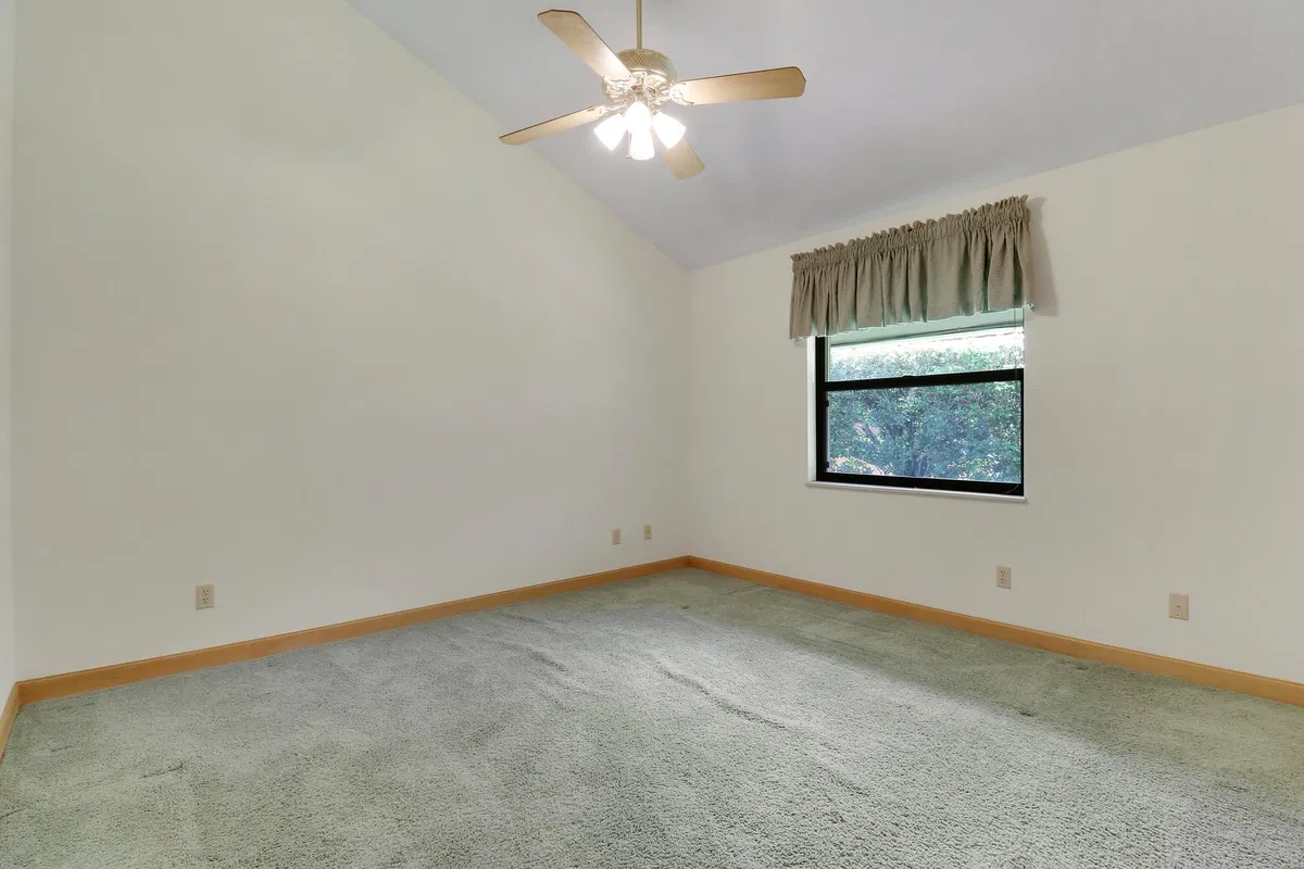 Residence photo 19