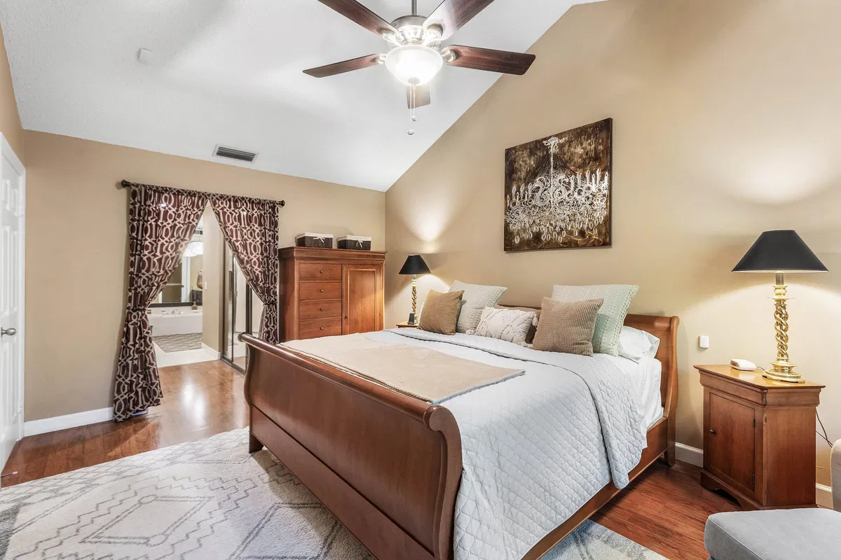 Residence photo 22