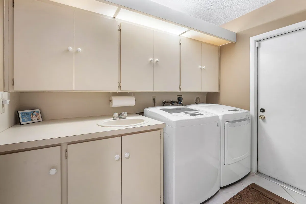 Residence photo 25