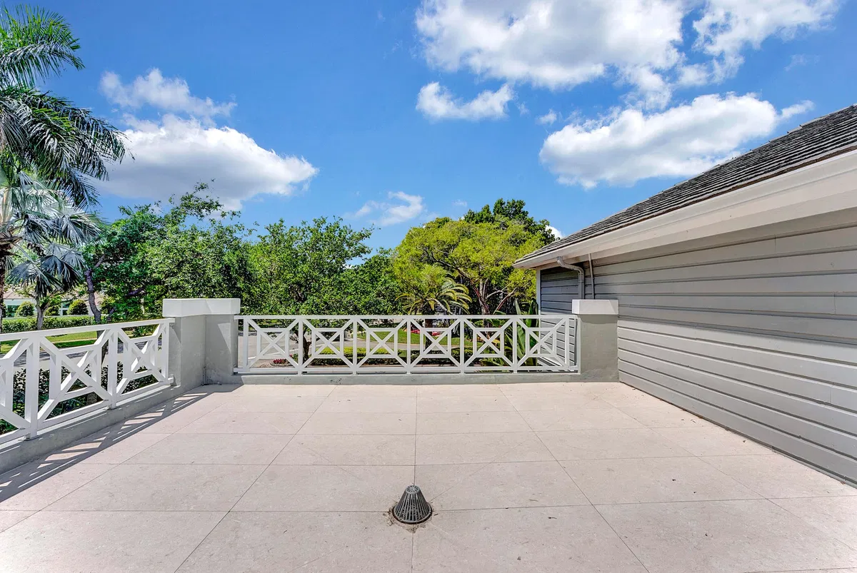 Woodfield Country Club Residence photo 16