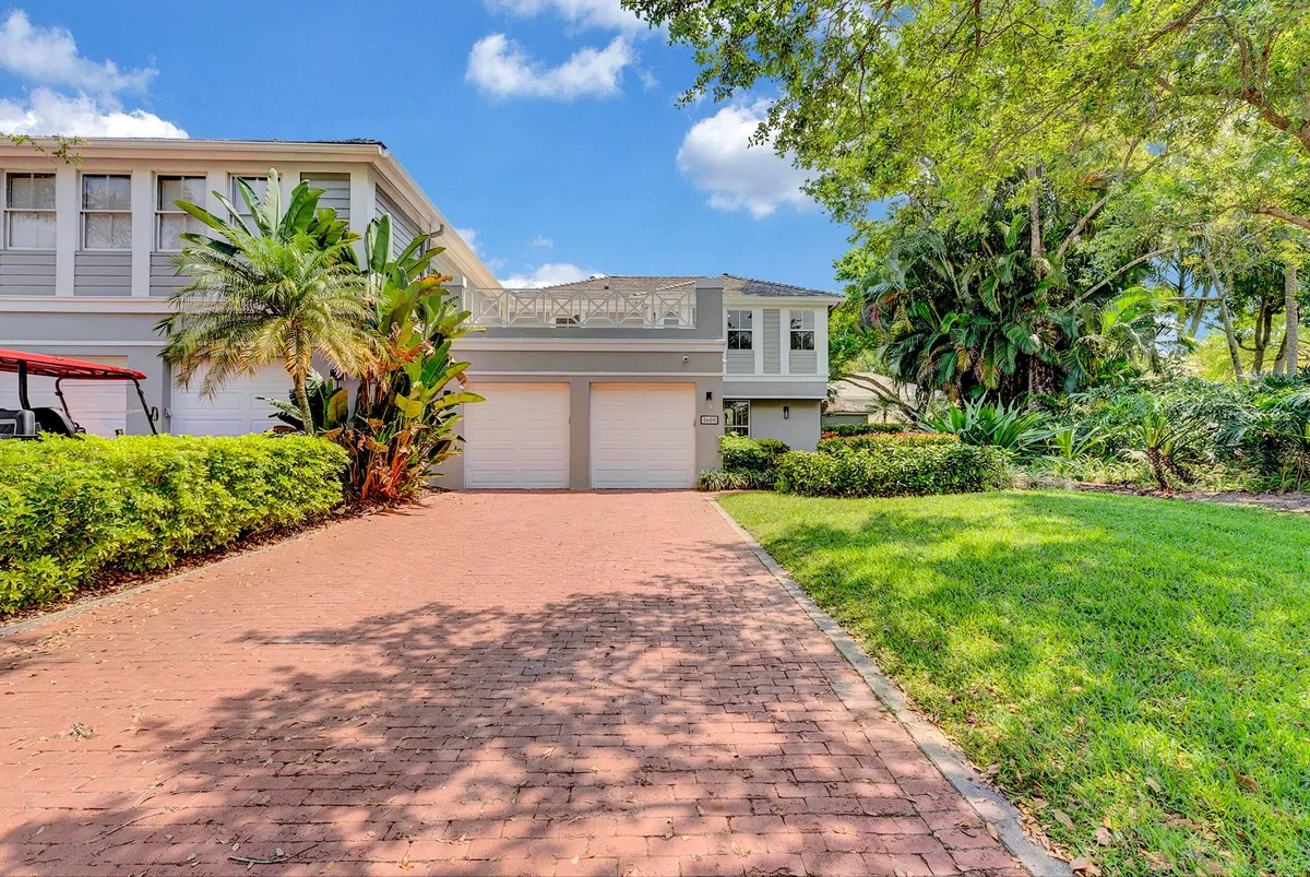 Woodfield Country Club Residence