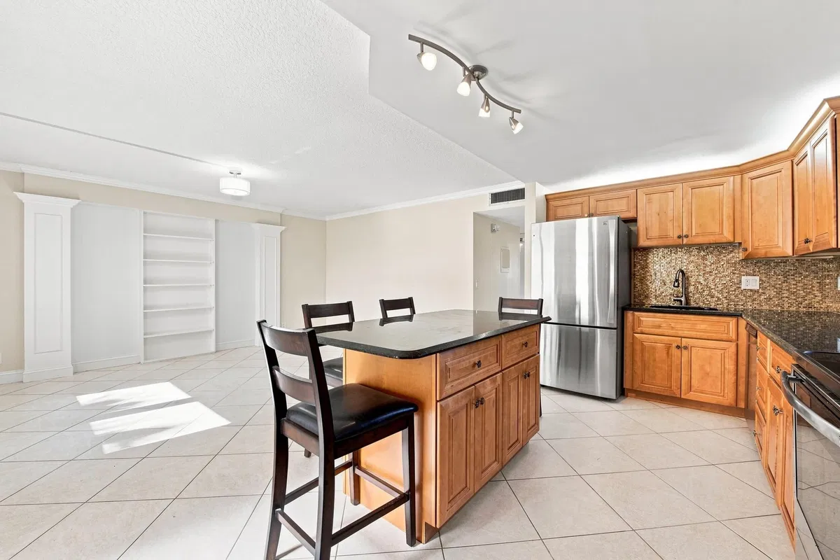 Residence photo 16