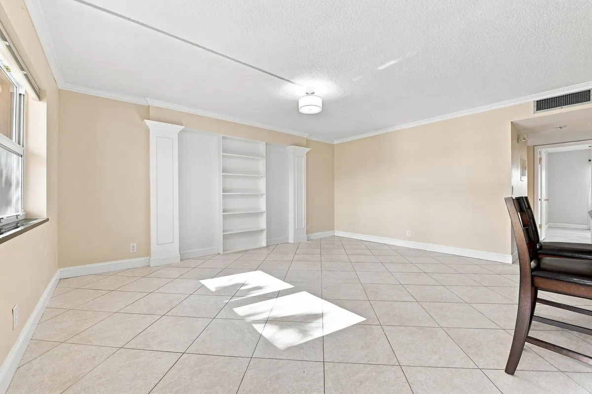 Residence photo 19