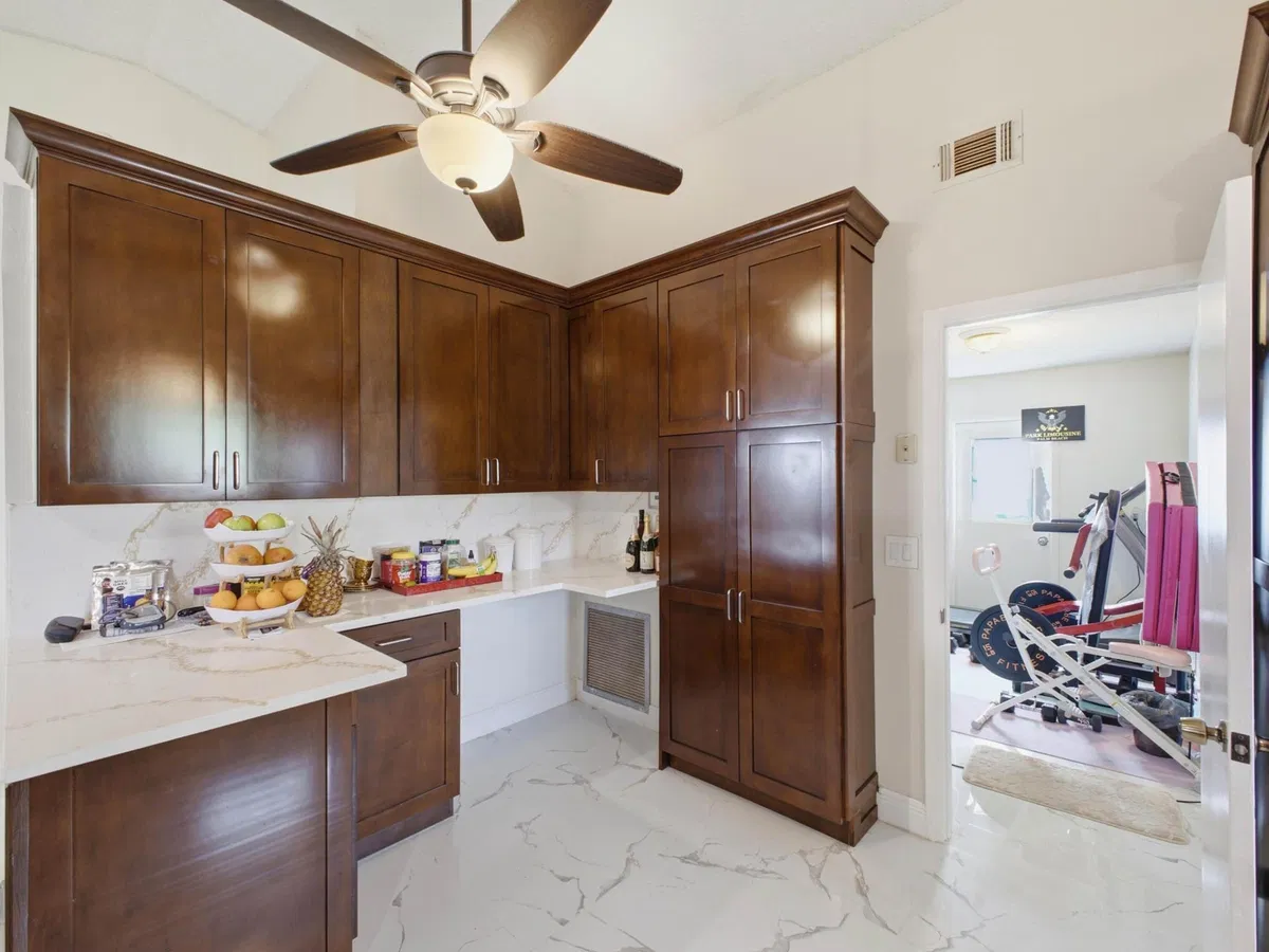 Residence photo 7