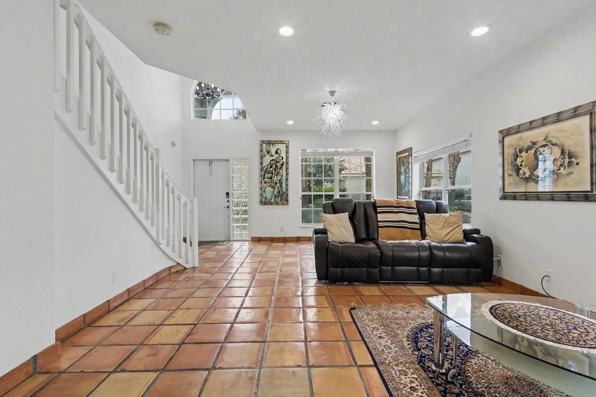 Residence photo 10