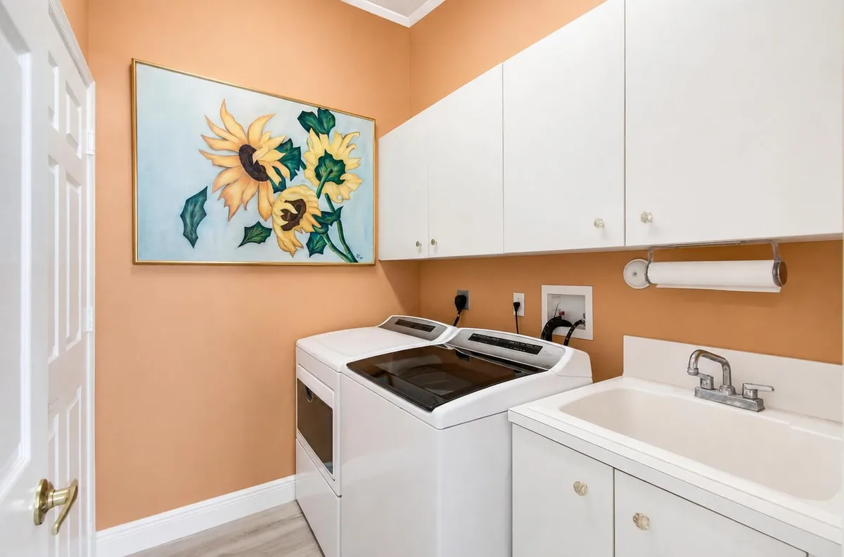 Residence photo 19