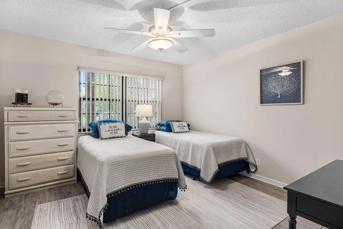 Residence photo 16