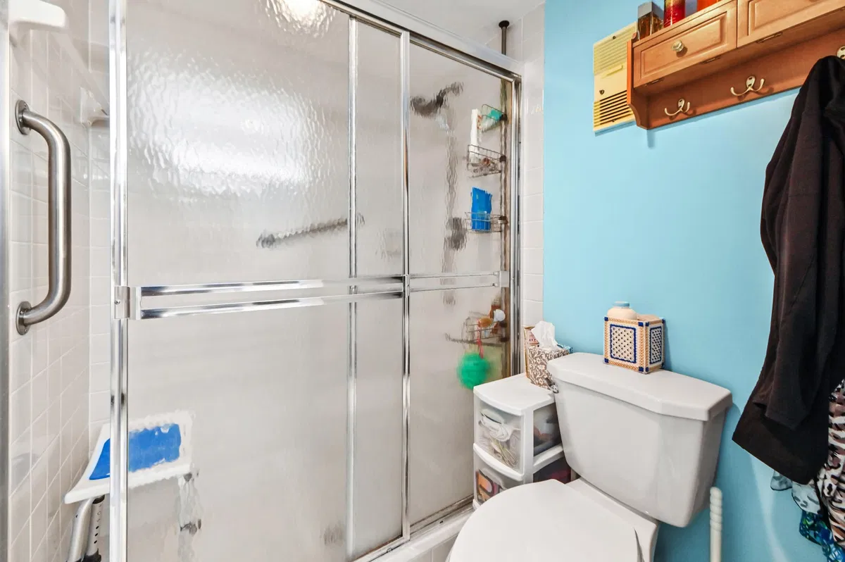 Unit 202 photo 16