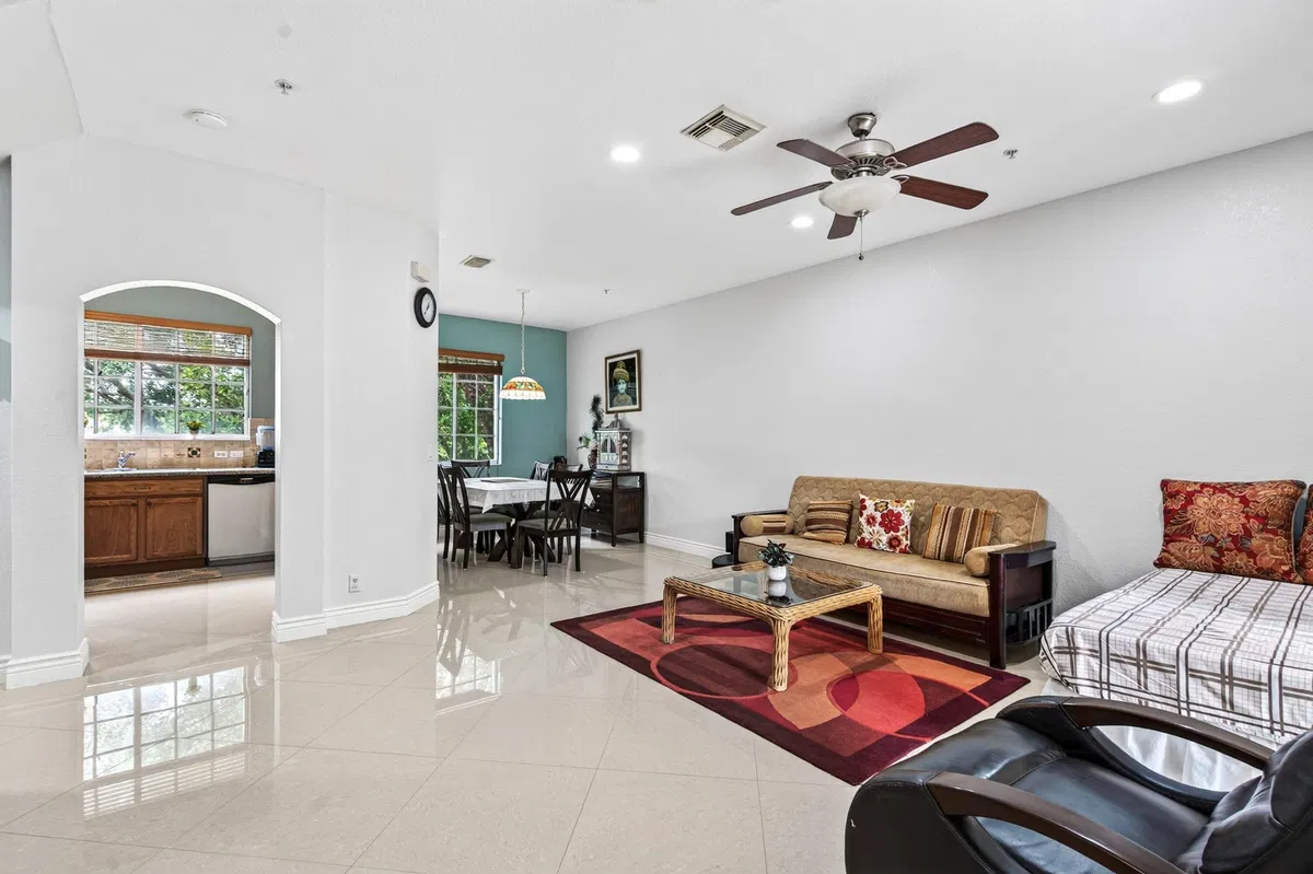  Residence photo 22