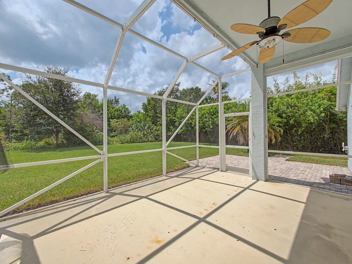  Residence photo 28