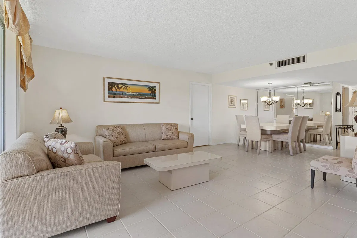 Unit 321 photo 13