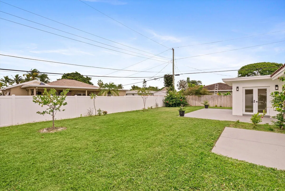  Residence photo 19