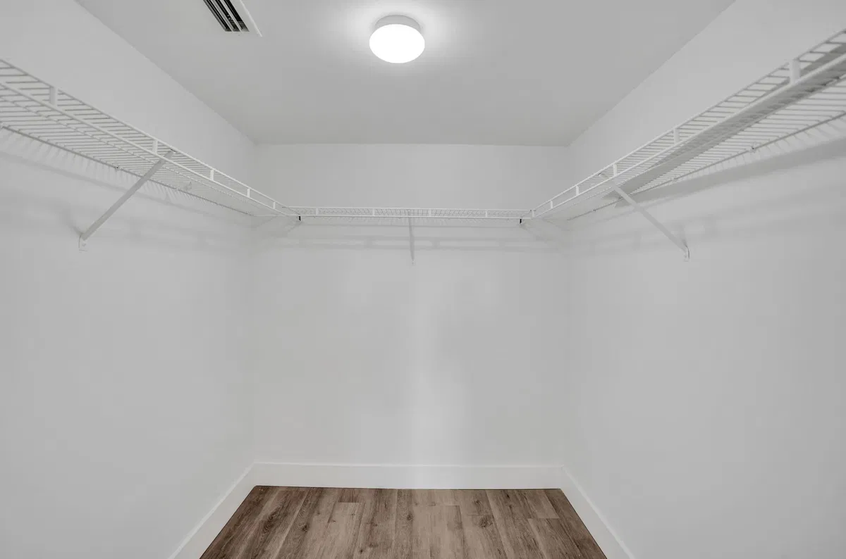 Unit 101 photo 37