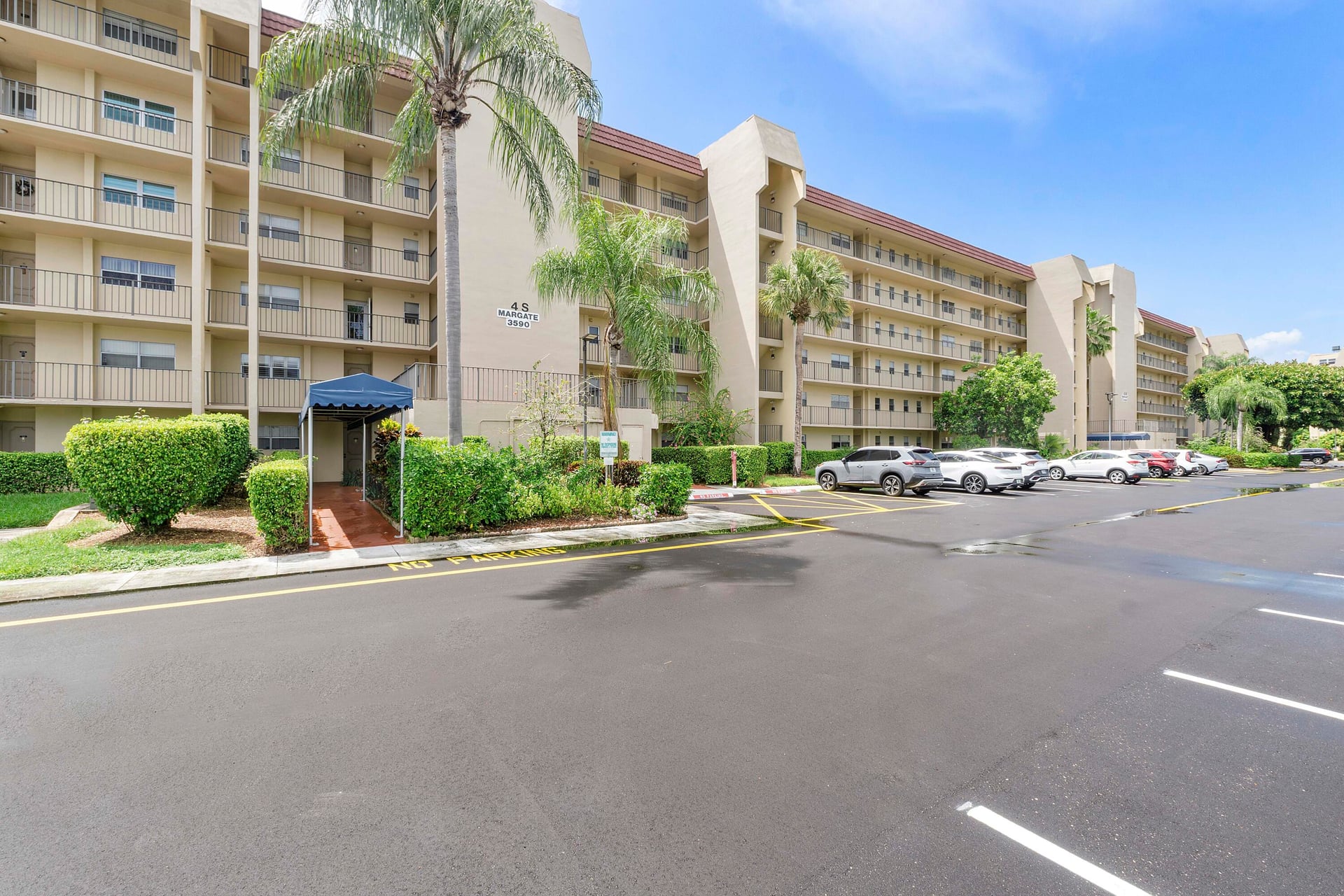 Via Poinciana Lake Worth Unit 107