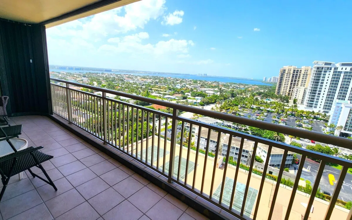 Singer Island Unit 1703 photo 4