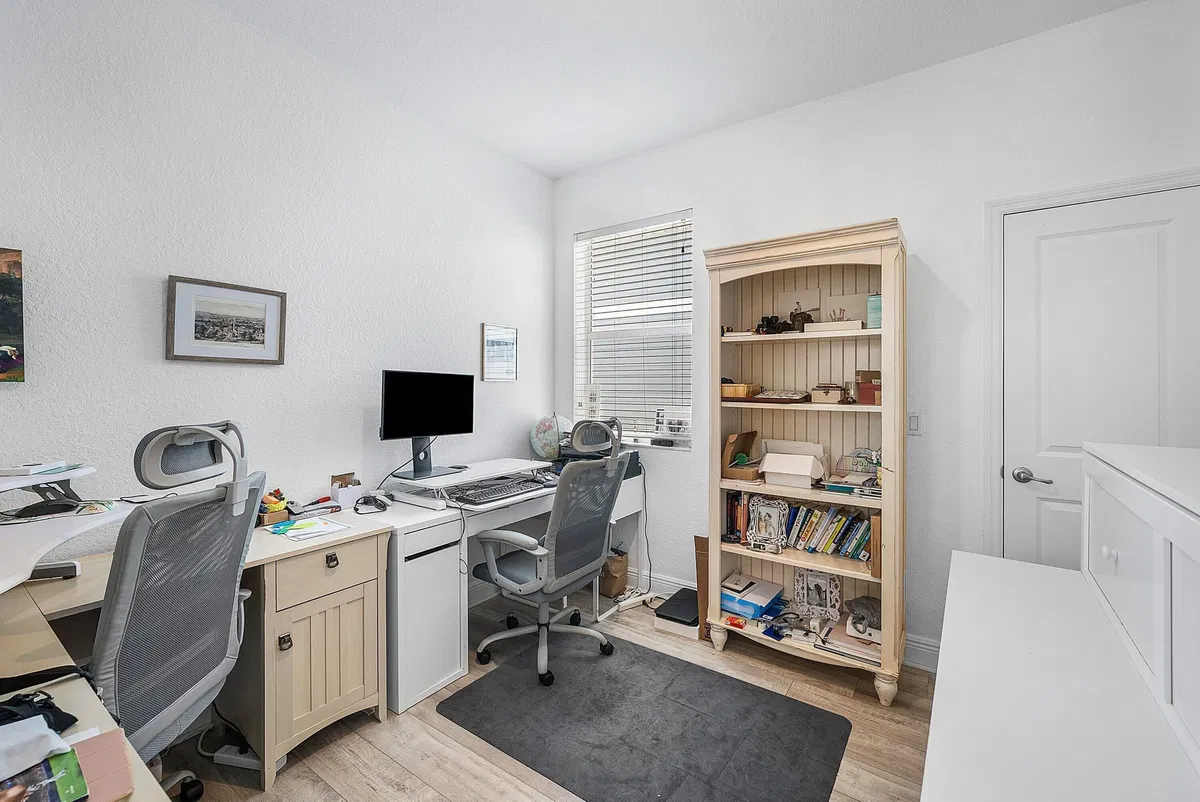 Residence photo 28