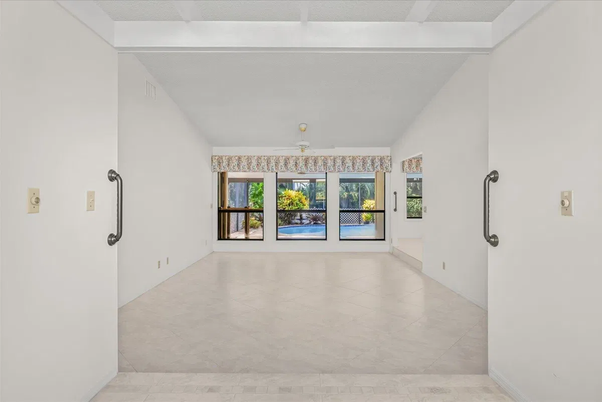  Residence photo 7