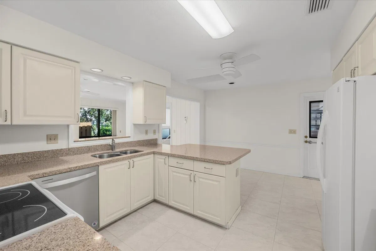  Residence photo 13