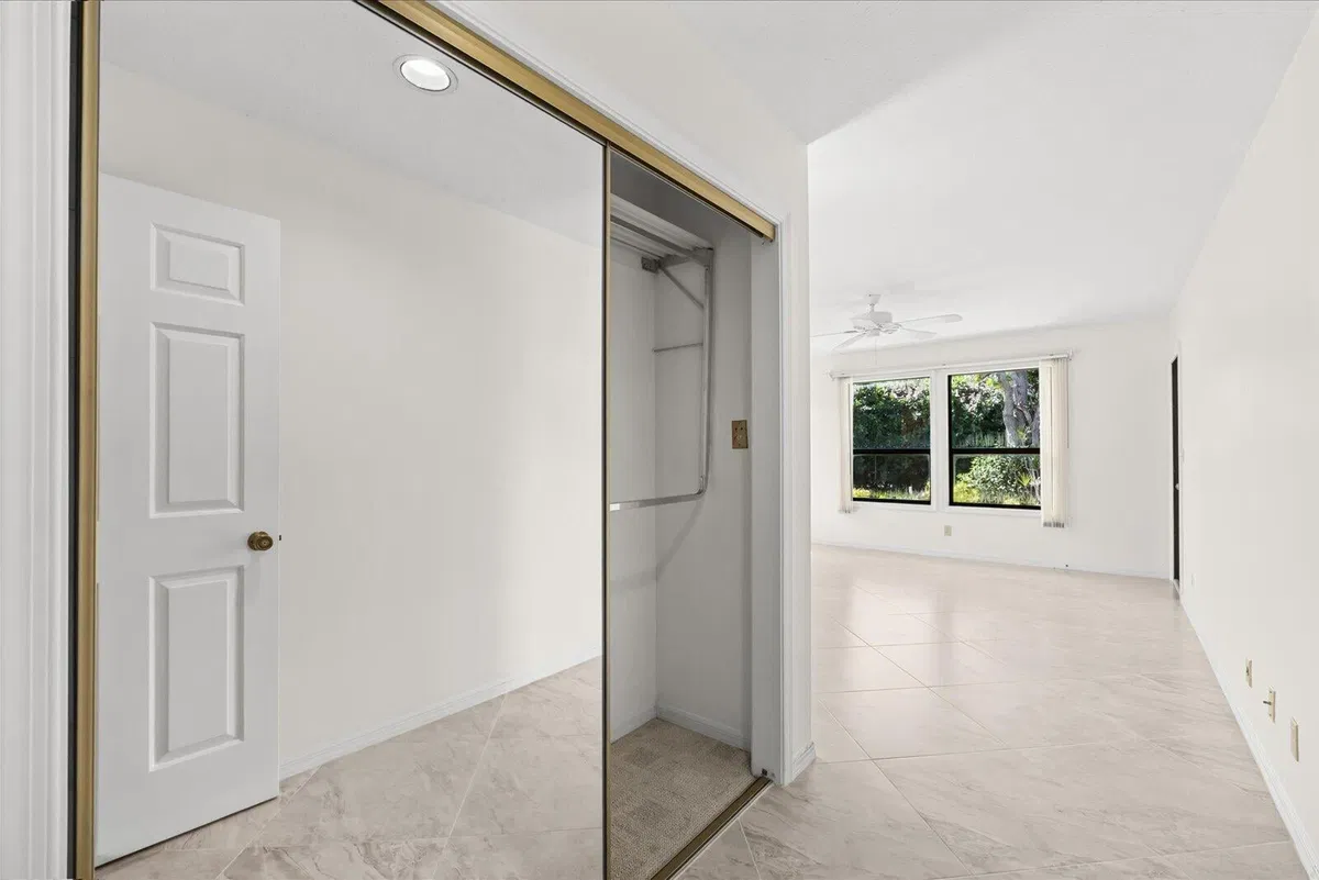  Residence photo 19