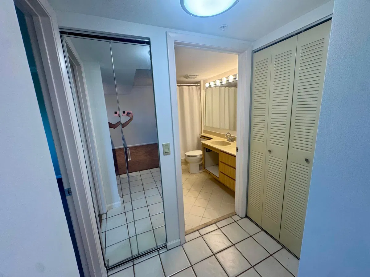 Unit 405 photo 4