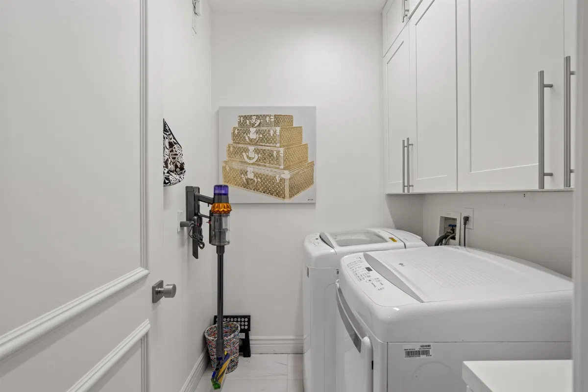 Residence photo 25