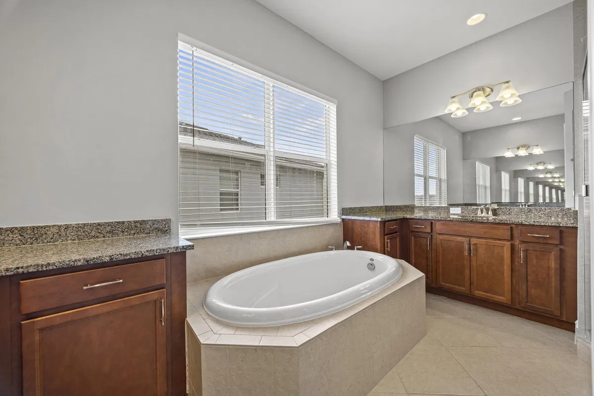 Residence photo 79