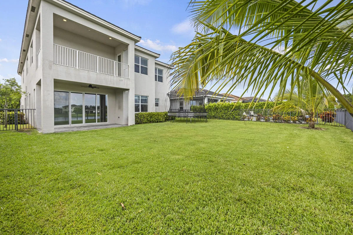 Residence photo 85