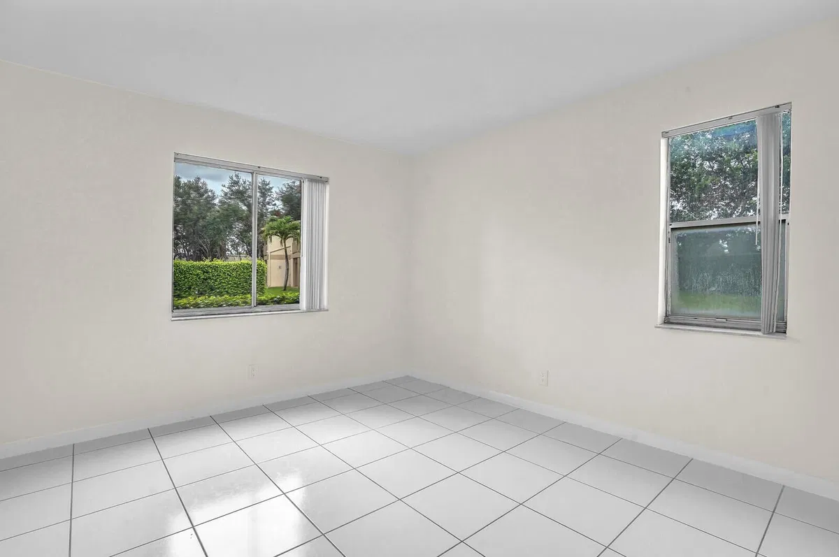 Unit 101 photo 13