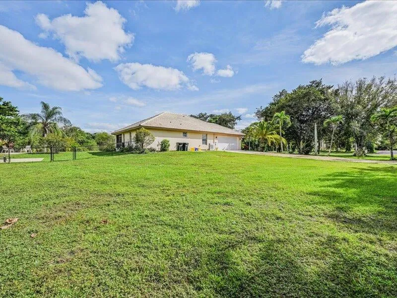 Residence photo 97