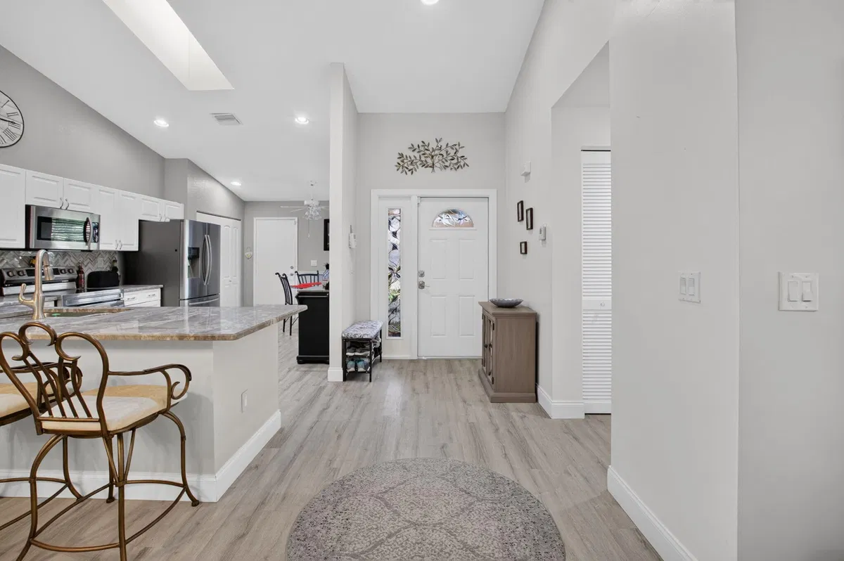 Residence photo 4